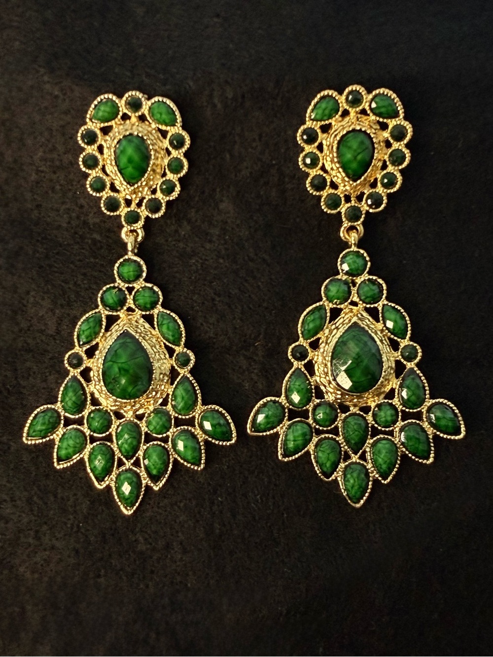 Amrita Singh Emerald green statement earrings in gold setting NWOT
